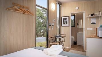 1 bedroom, bed sheets
