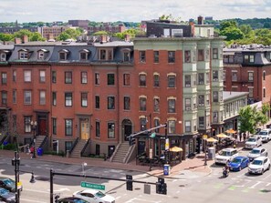 Exterior - The Chester: Vintage Elegance, Modern Comfort (Boston)