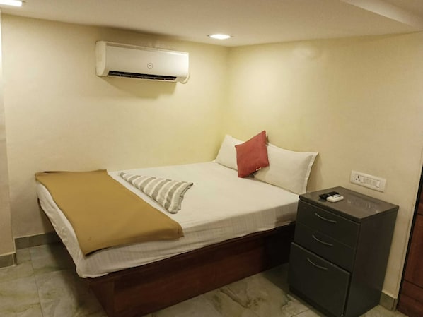 Standard Room | Hypo-allergenic bedding, free WiFi, bed sheets