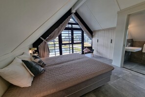 4 bedrooms, free WiFi