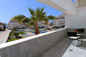 Outdoor dining - Belvilla by OYO Agua Serena VI (Roquetas de Mar)