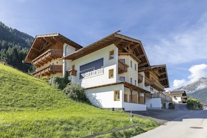Exterior - Apartment in Neustift near Ski Lift (Neustift im Stubaital)