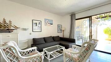 Una Smart TV, una chimenea