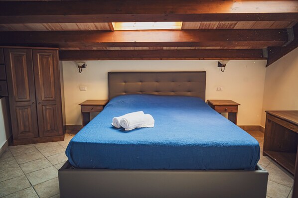 4 bedrooms, WiFi, bed sheets