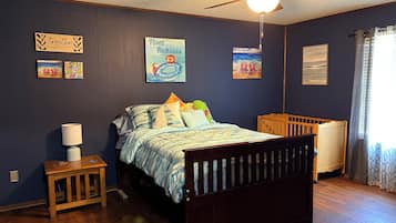 2 bedrooms, iron/ironing board, travel crib, free WiFi