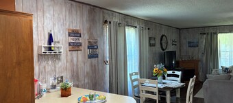 Cozy Cabin at Possum Kingdom Lake. Close to Rocker B Ranch & PK Ice House.