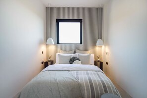 2 bedrooms, iron/ironing board, WiFi, bed sheets - Scandinavian | The Heim Residences (Manchester)