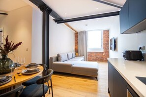 Unclassified image, 4 of 20, button