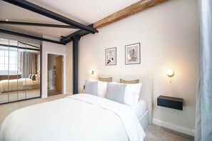 2 室のベッドルーム、アイロン / アイロン台、WiFi、ベッドシーツ