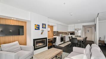 TV, fireplace, stereo, offices