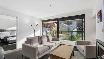 TV, fireplace, stereo, offices