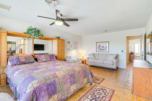 3 habitaciones, escritorio, internet y ropa de cama 