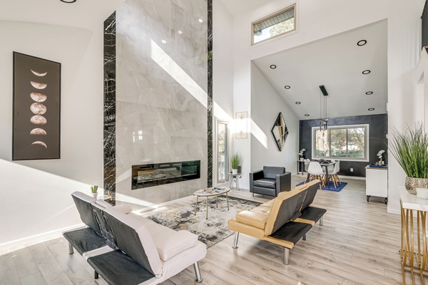 Lincoln Vacation Rental | 3BR | 3BA | 3,250 Sq Ft | Stairs Required