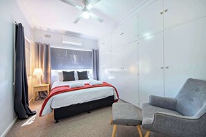 3 chambres, fer et planche à repasser, lit parapluie, Wi-Fi