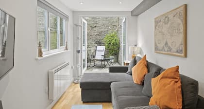 Apartment in Grade II Listed Building, Dartmouth