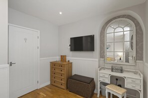 Interior - Apartment in Grade II Listed Building, Dartmouth (Devon)