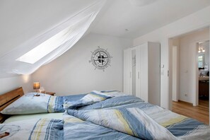 2 bedrooms, iron/ironing board, free WiFi, bed sheets