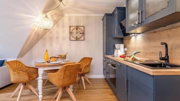 Réfrigérateur, four, plaque de cuisson, lave-vaisselle