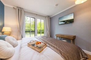 1 bedroom, free WiFi, bed sheets - Apartment 'Strandappartements' with Private Terrace, Private Garden and Wi-Fi (Zingst)