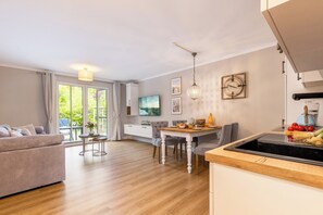 Interior - Apartment 'Strandappartements' with Private Terrace, Private Garden and Wi-Fi (Zingst)