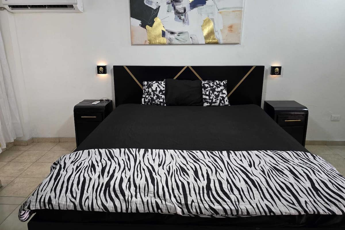 Condo, 1 cama King size y sofá cama | 1 habitación, ropa de cama de alta calidad y camas con efecto memoria