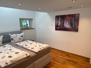 3 bedrooms, iron/ironing board, free WiFi, bed sheets - Holiday Home 'Ferienhaus 6 Personen' with Private Terrace, Private Garden and Wi-Fi (Weißensberg)