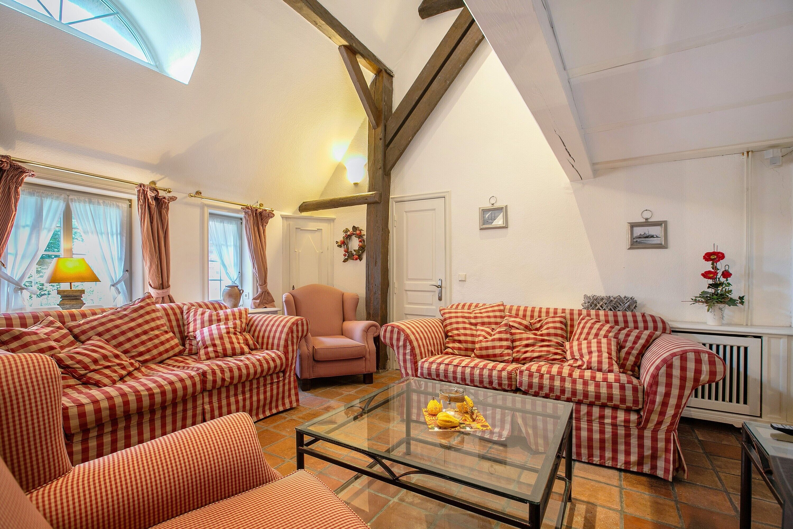 Tv, pejs, dvd-afspiller, stereoanlæg