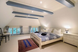 4 Schlafzimmer, Bügeleisen/Bügelbrett, kostenloses WLAN, Bettwäsche