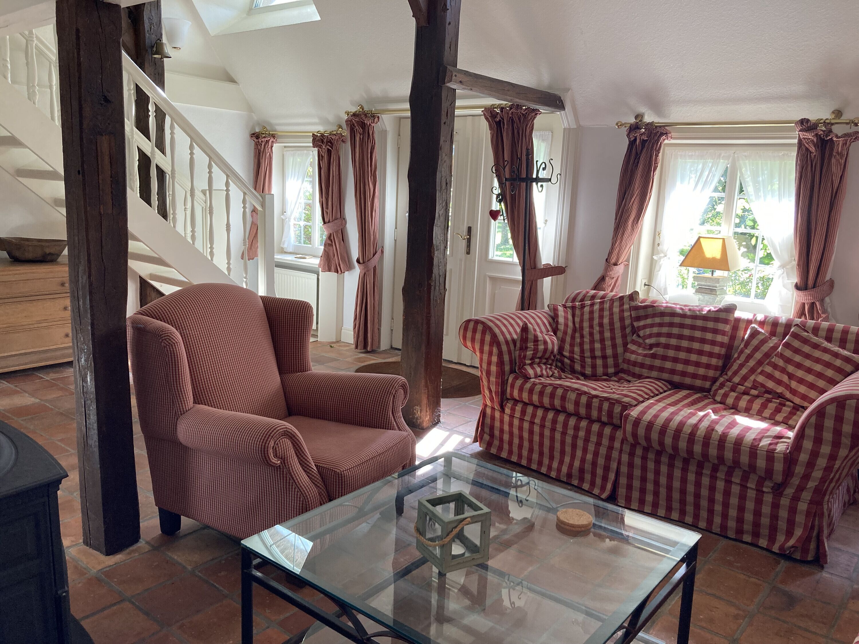 Fernseher, Kamin, DVD-Player, Stereoanlage