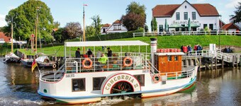 Holiday Home 'Ferienhaus Berdum' with Private Terrace, Private Garden and Wi-Fi