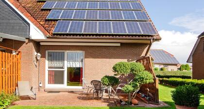 Holiday Home 'Ferienhaus Berdum' with Private Terrace, Private Garden and Wi-Fi
