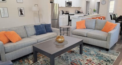 Vibrant Memphis Home- 3 Min to Beale, Stax, & FedEx Forum