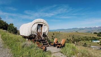 Room (Conestoga Covered Wagon) | Free WiFi