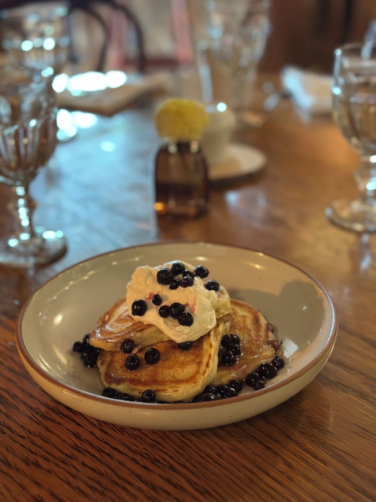 Chico Hot Springs Resort & Day Spa by null