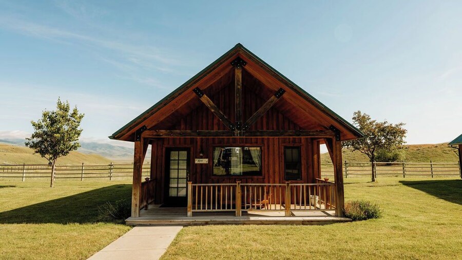 Chico Hot Springs Resort & Day Spa