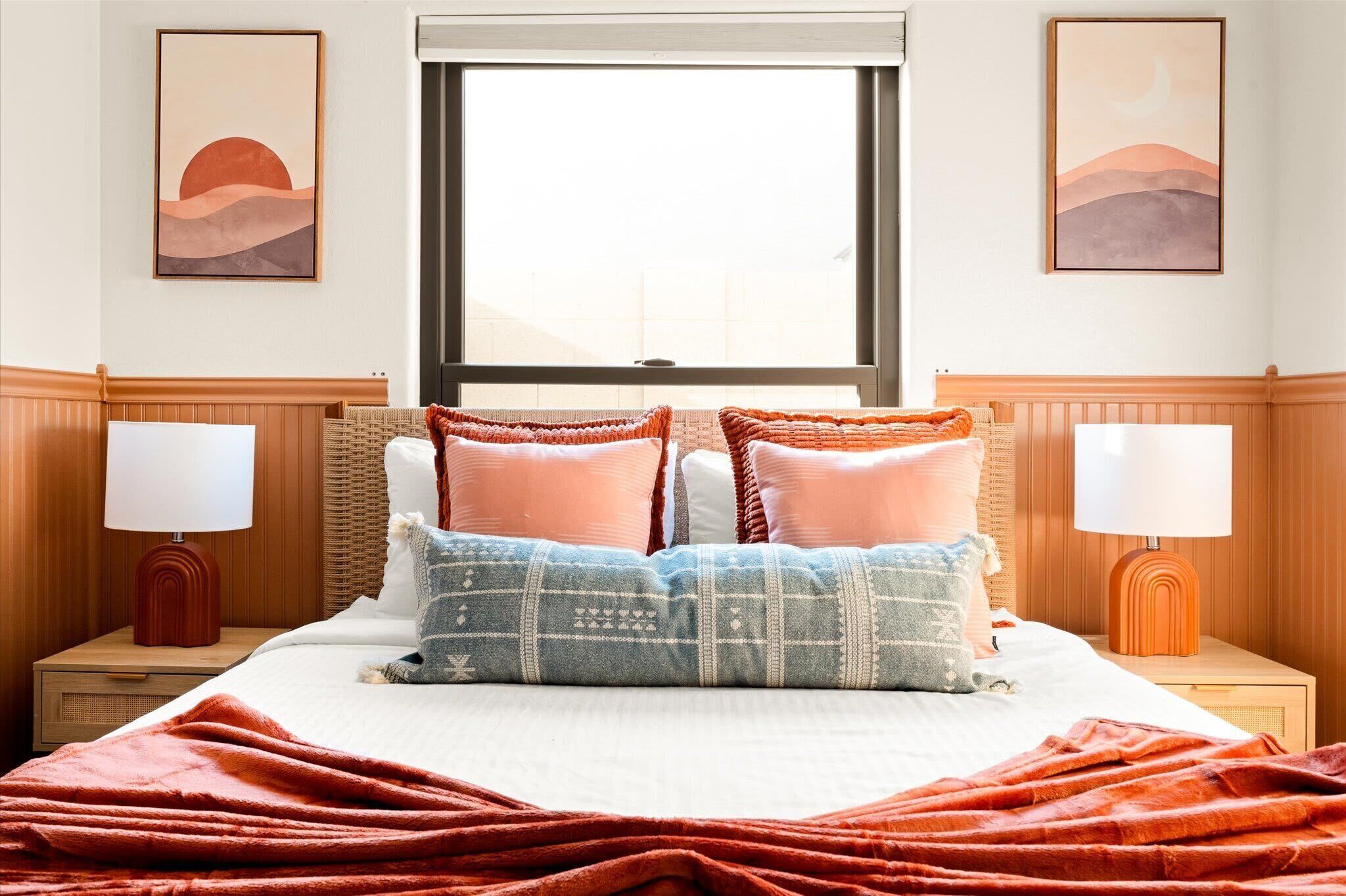 5 bedrooms, desk, iron/ironing board, travel crib