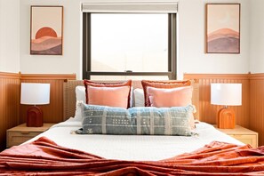 5 bedrooms, desk, iron/ironing board, travel cot - Pickleball Paradise! Sleeps 16 | Pool & Hot Tub (Glendale)