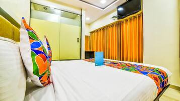 Double Room | Desk, free WiFi, bed sheets