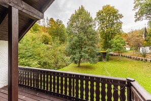 Terrace/patio - Apartment 'Wohnung 2' with Shared Terrace, Shared Garden and Wi-Fi (Olsberg)