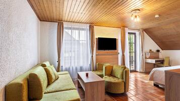 Fernseher, Tischtennisplatte