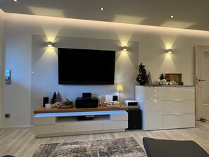 Interior - Apartment 'Harzfewo Köhnke 1' with Mountain View, Shared Garden and Wi-Fi (Goslar)