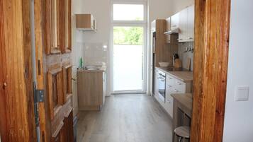 Frigorífic, forn, placa de cuina i rentaplats