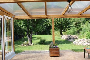 Terrace/patio - Apartment 'Ferienwohnung Eg Rechts - Lychen' with Lake View, Shared Terrace and Wi-Fi (Lychen)