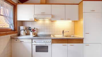 Refrigerador, horno, placa de cocina, lavavajillas