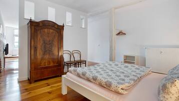 1 bedroom, free WiFi, bed sheets