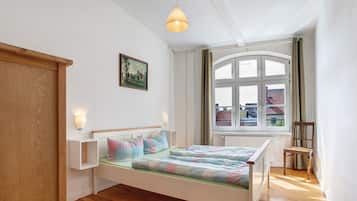 3 bedrooms, free WiFi, bed sheets