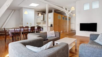 Fernseher, Stereoanlage