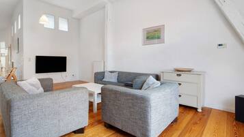 Fernseher, Stereoanlage