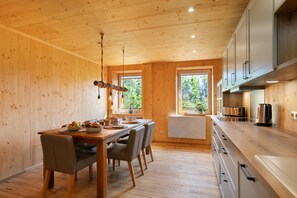 Kühlschrank, Ofen, Herdplatte, Geschirrspüler