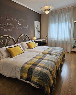 6 bedrooms, bed sheets